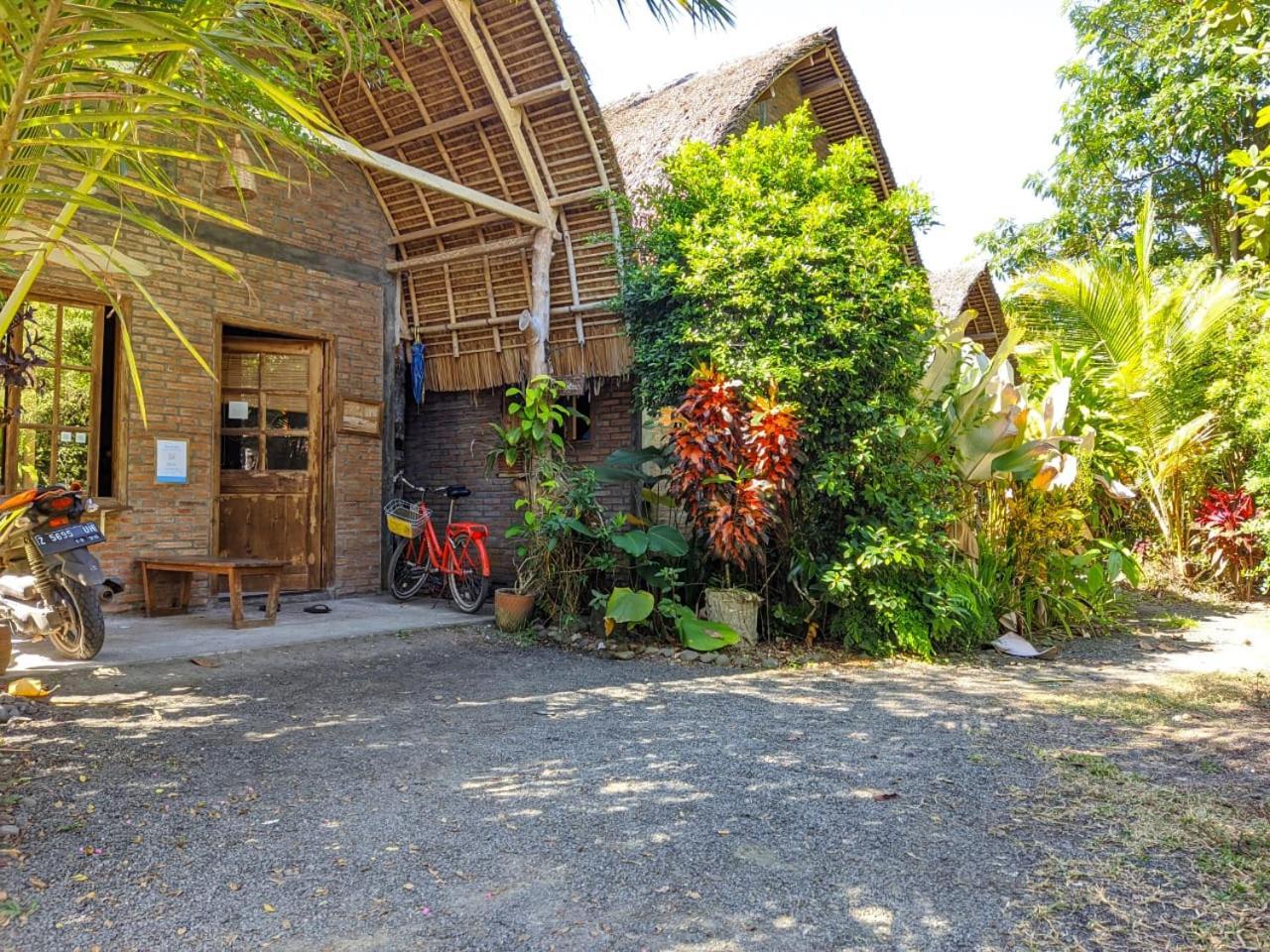 Batukaras Coconut Tree Cottages מראה חיצוני תמונה